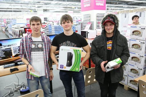 BUKA - Фотоотчёт с турнира по Forza Horizon в Екатеринбургском магазине MediaMarkt